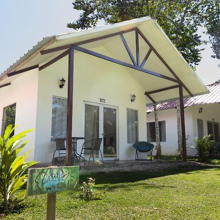 Chaikoni Lodge Pucallpa Exterior photo